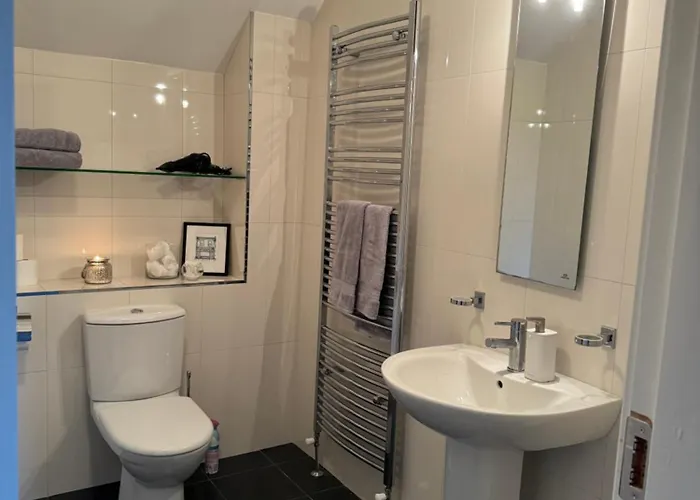 Your Coastal Paradise Awaits אורנמור